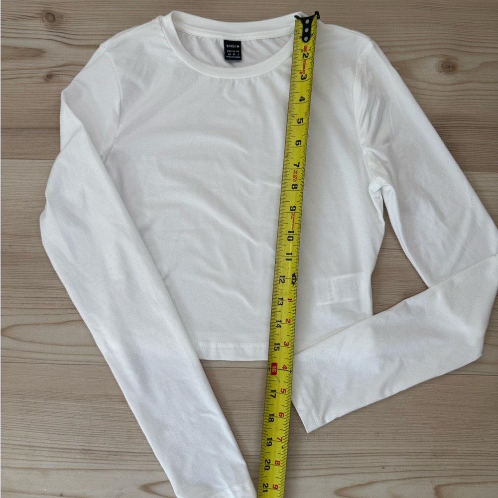 SHEIN women XS crop long sleeve tee.